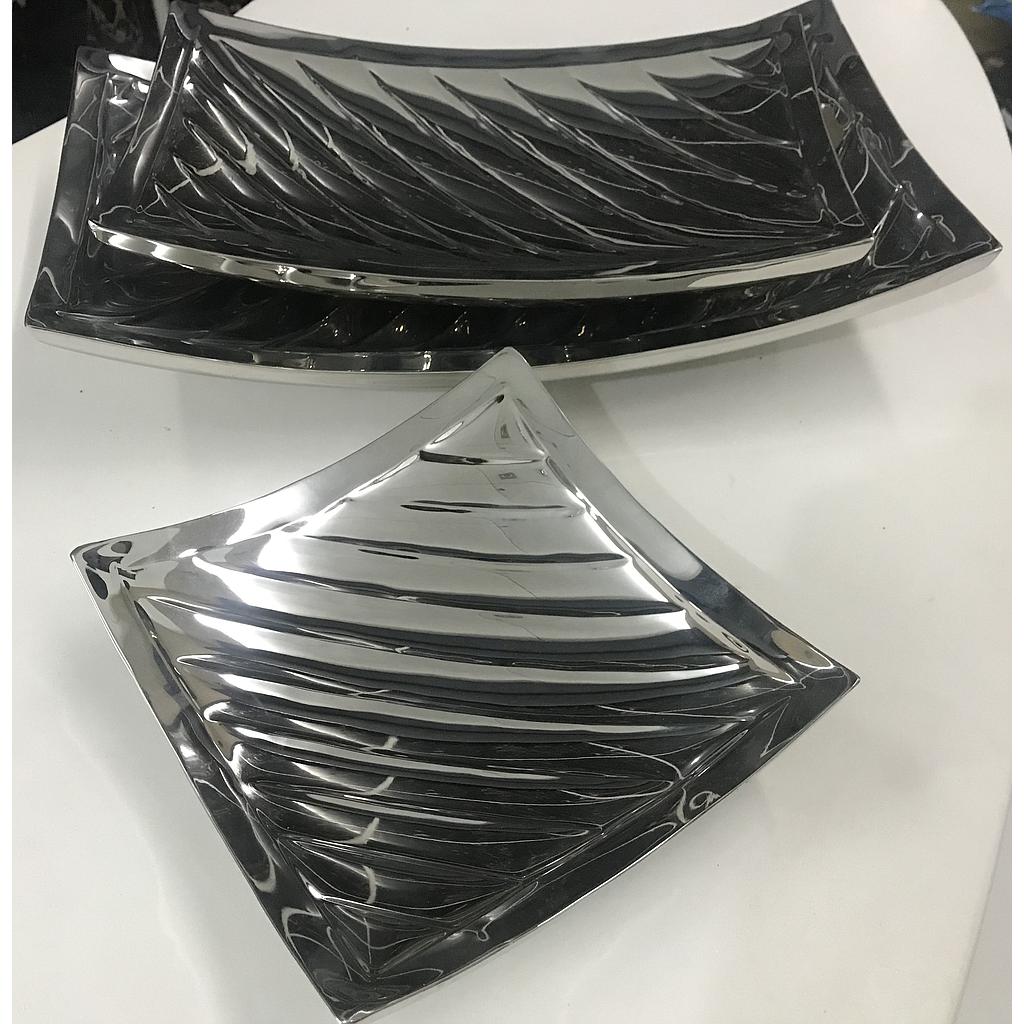 BANDEJA RECTANGULAR ACERO INOXIDABLE MEDIANA ALM-375M (30 x 18cm)